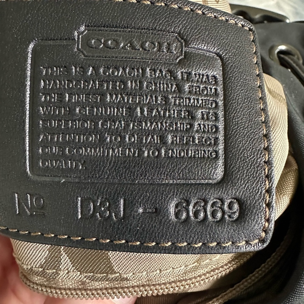Vintage Coach Leather and Nylon Drawstring Hobo Bag - Gunmetal Hardware Y2K Rare - Picture 13 of 14